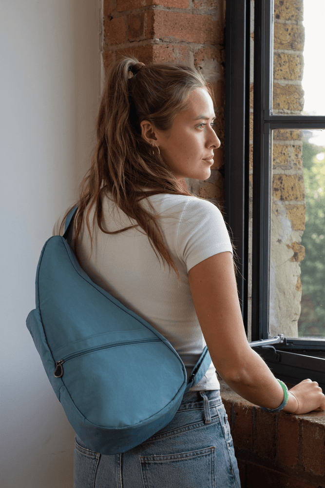 
            
                Laden Sie das Bild in den Galerie-Viewer, Healthy Back Bag Textured Nylon Chambray S NEU 2024
            
        